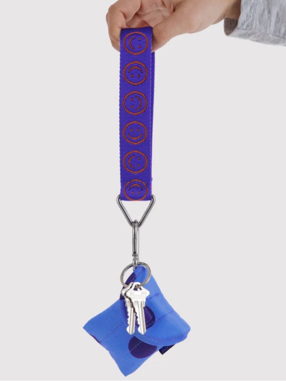 BAGGU Logo Keychain - Picture 3 of 7